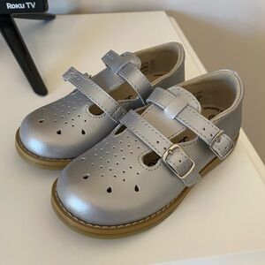 New Silver Footmates sz 7.5